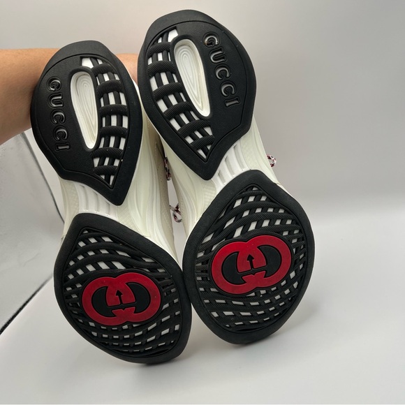 Gucci Run Interlocking GG Logo Ultralight Plutone Leather Sneakers - Picture 8 of 10